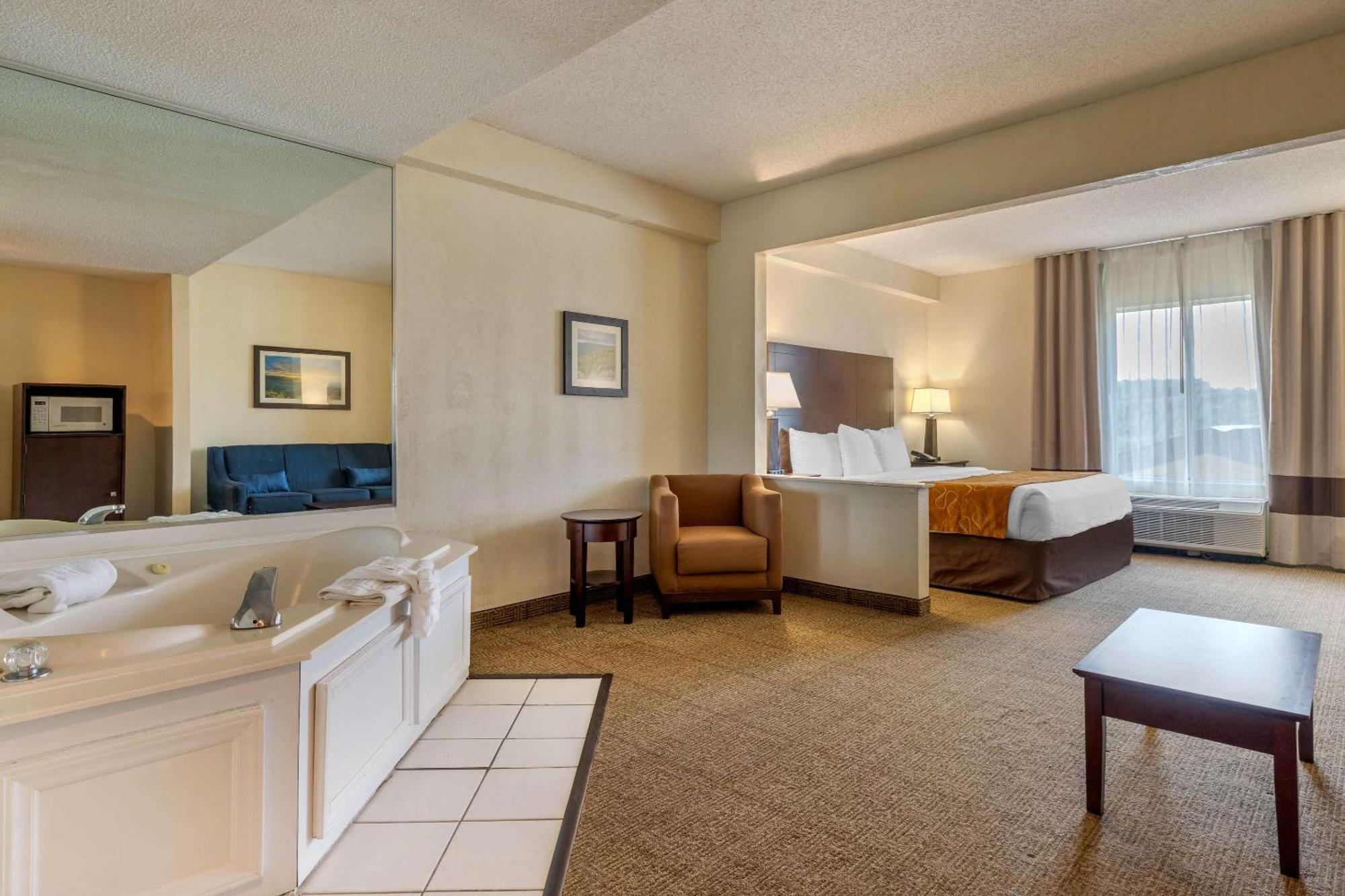 คอมฟอร์ต สวีท แกสโทเนีย - ชาร์ลอต Hotel แกสโตเนีย ภายนอก รูปภาพ