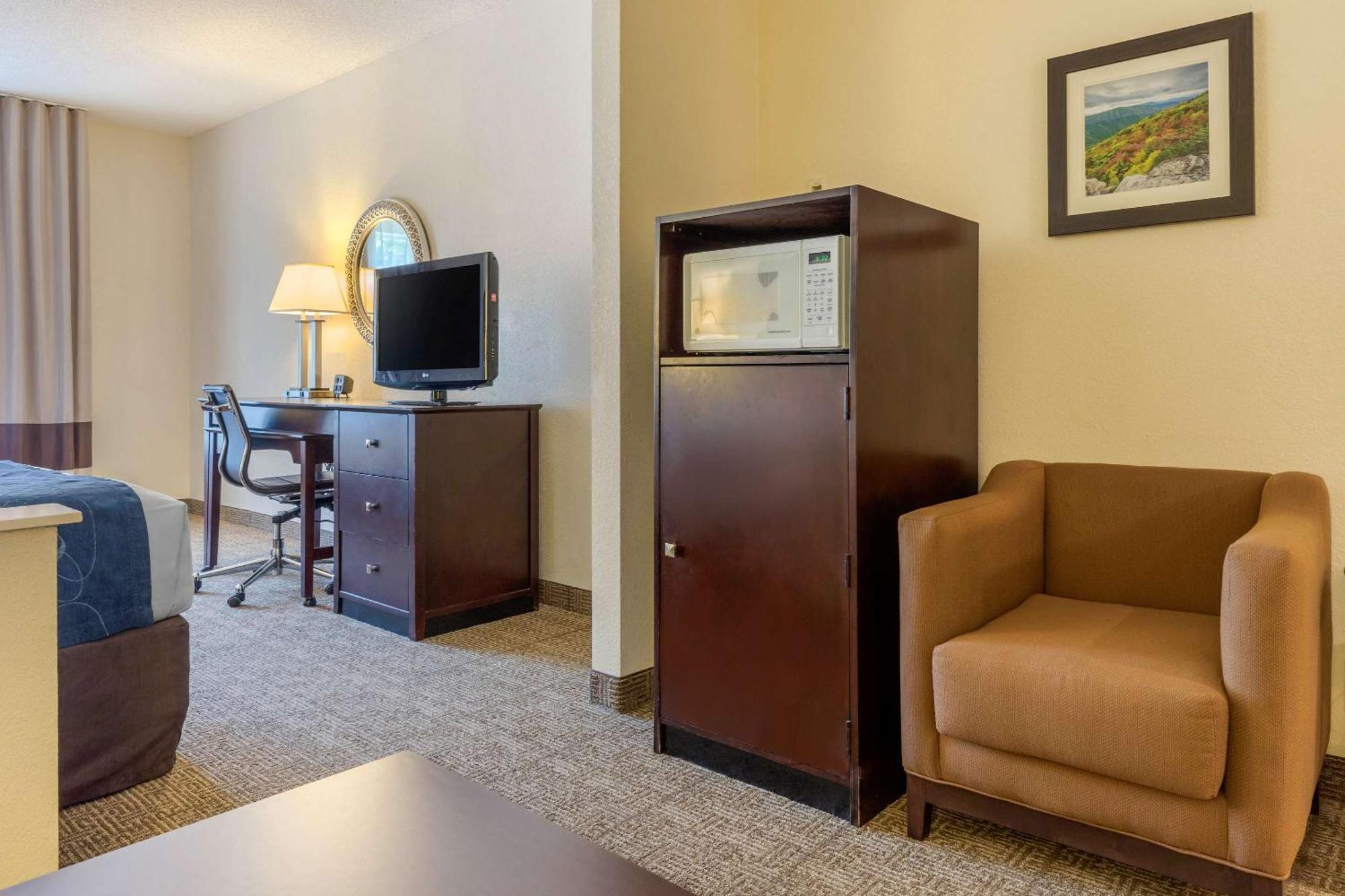 คอมฟอร์ต สวีท แกสโทเนีย - ชาร์ลอต Hotel แกสโตเนีย ภายนอก รูปภาพ